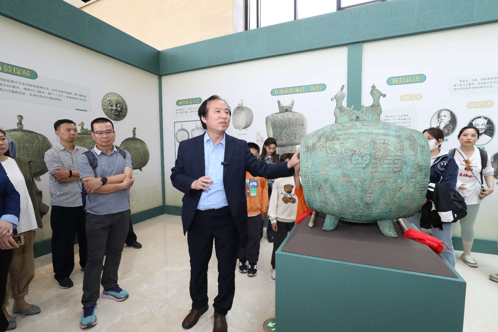 一件商代青銅鼓，竟然藏著這么多“秘密”!