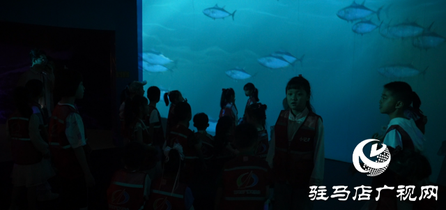 駐馬店市廣播電視臺小記者走進(jìn)市科技館