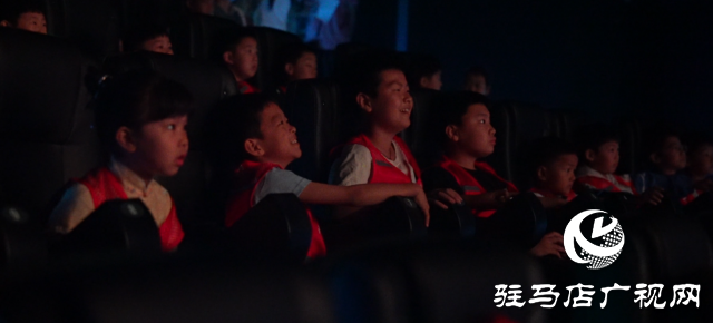 駐馬店市廣播電視臺小記者走進(jìn)市科技館