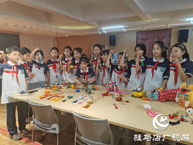 張春華：香包制作進校園 當(dāng)好非遺文化傳播者