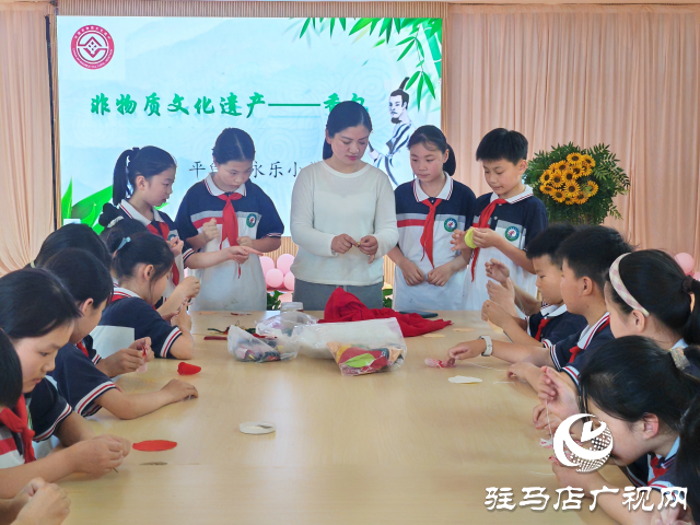 張春華：香包制作進校園 當(dāng)好非遺文化傳播者