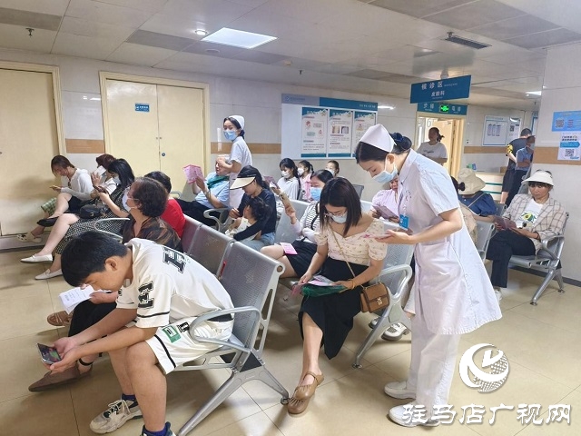 駐馬店市中心醫(yī)院開(kāi)展5·25全國(guó)護(hù)膚日義診活動(dòng)