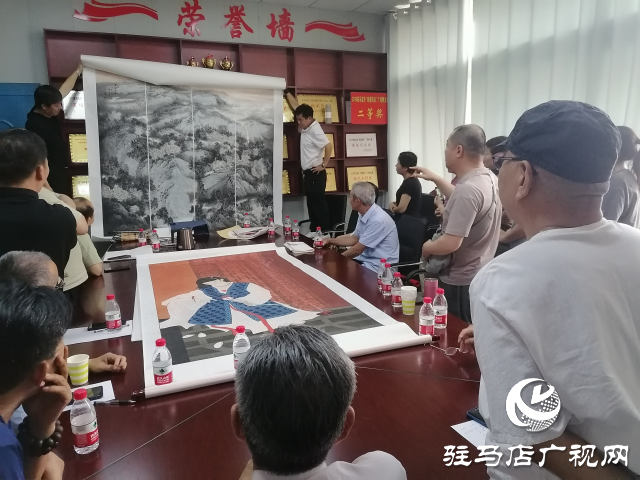 駐馬店市美術(shù)家協(xié)會蒞臨上蔡縣開展“翰墨潤中原”美術(shù)作品點評會