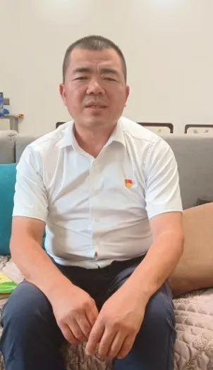 高速路上前車起火！許昌市民勇敢救援！
