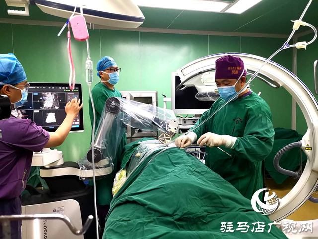 駐馬店正骨醫(yī)院成功開展機(jī)器人微創(chuàng)手術(shù)