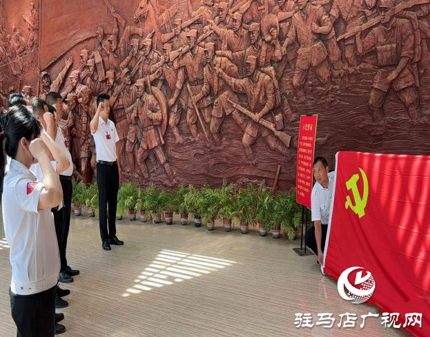 新蔡縣公共交通有限公司與平輿縣公共交通有限公司聯(lián)合開(kāi)展迎“七一”黨建共建活動(dòng)