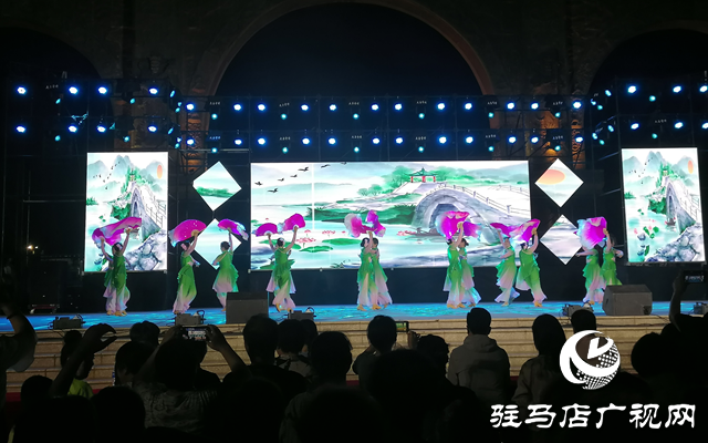 上蔡縣舉辦慶“七一”廣場舞展演活動(dòng)