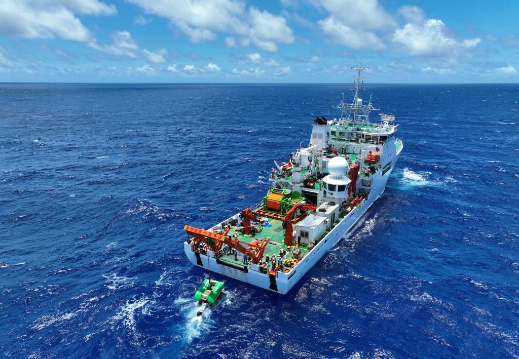 在4102.8米海底挖“寶”！我國深海采礦車迎來新突破