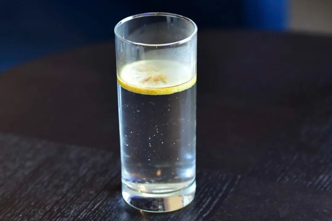 長期自己燒水喝和經(jīng)常買桶裝水喝的人，誰更健康？