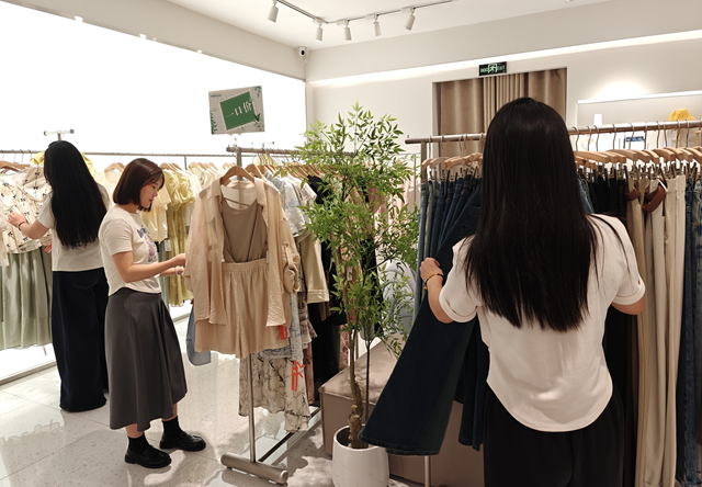 駐馬店：夏裝促銷秋裝上市 市民迎來購物好時(shí)機(jī)