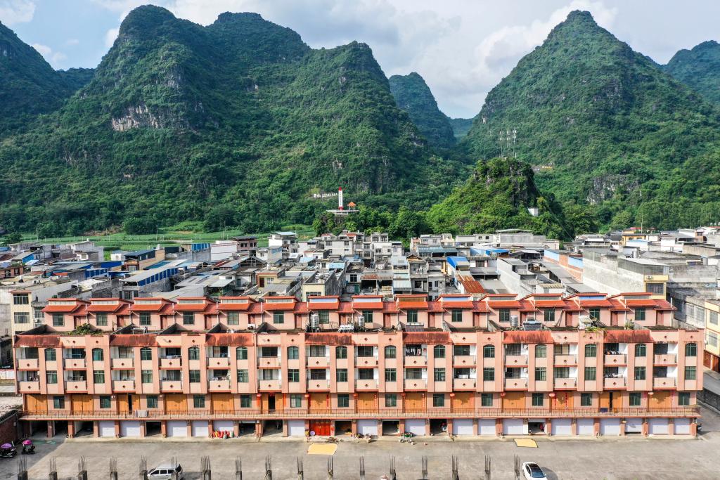 時(shí)光相冊丨弄拉的重生：荒山披綠 窮嶺生金