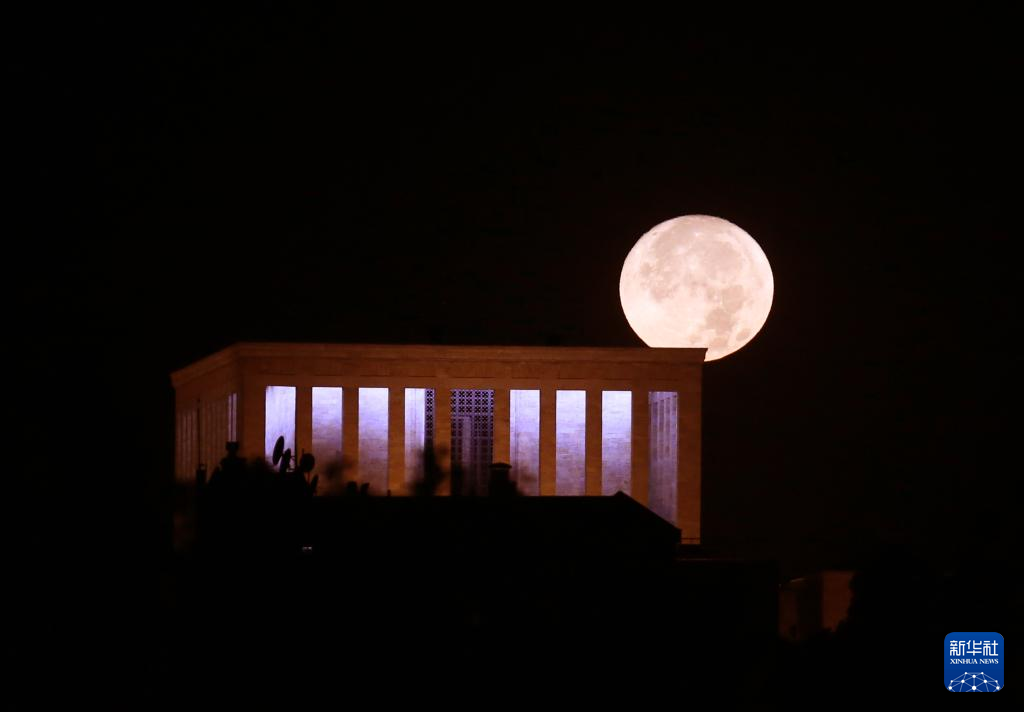 &ldquo;超級月亮&rdquo;現(xiàn)身夜空