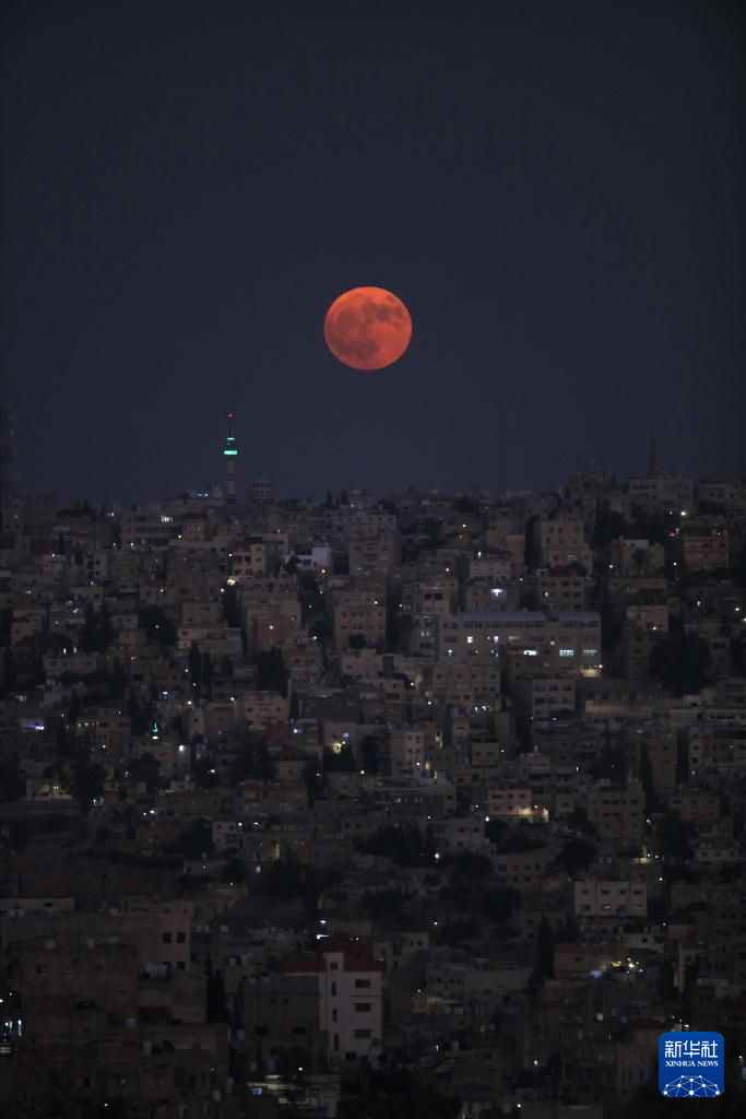 &ldquo;超級月亮&rdquo;現(xiàn)身夜空