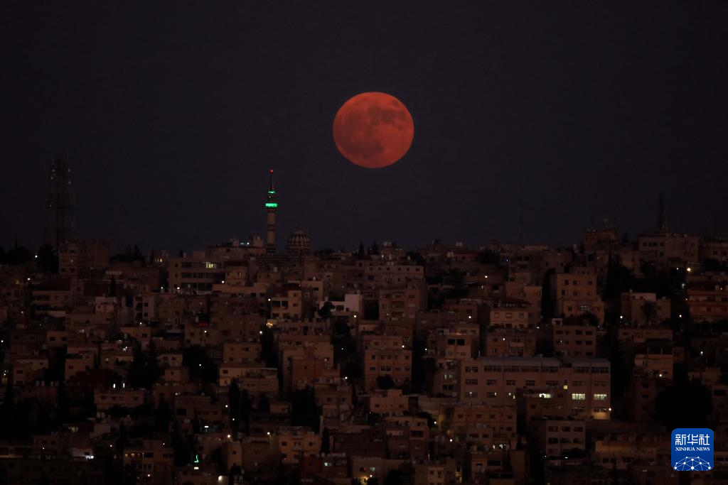 &ldquo;超級月亮&rdquo;現(xiàn)身夜空