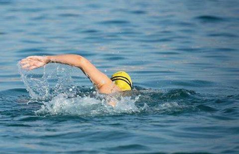 專家支招：如何應(yīng)對(duì)兒童游泳耳痛