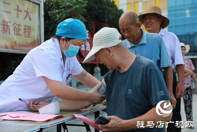 正陽縣人民醫(yī)院組織開展殘疾預防日宣傳義診活動