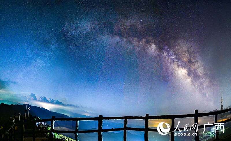 “華南之巔”的星空盛宴:“銀河之眼”掛夜空