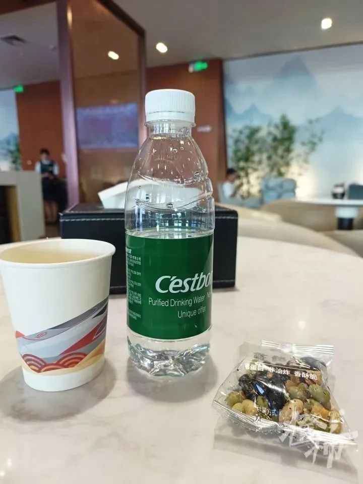 29元坐高鐵商務座免費吃40元盒飯？12306：確有此事