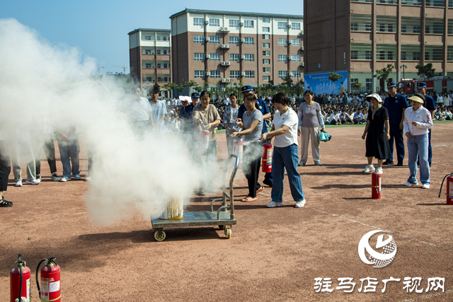正陽(yáng)縣清源街道開展消防應(yīng)急疏散演練