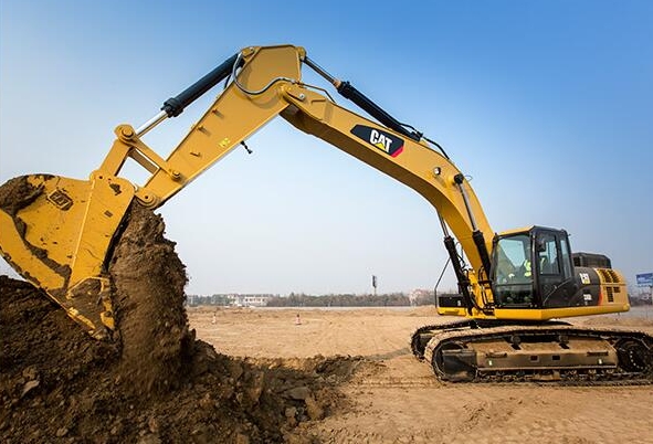 “干活的沒證，有證的不干活”亂象如何破解？