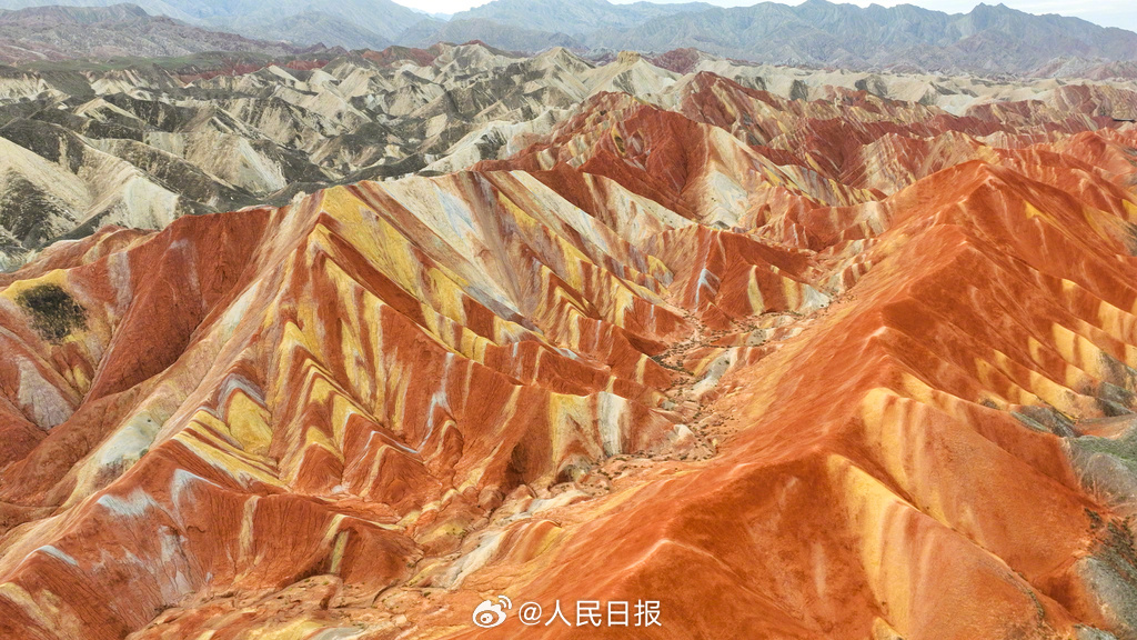 壯闊！甘肅丹霞地貌拿捏配色太到位了