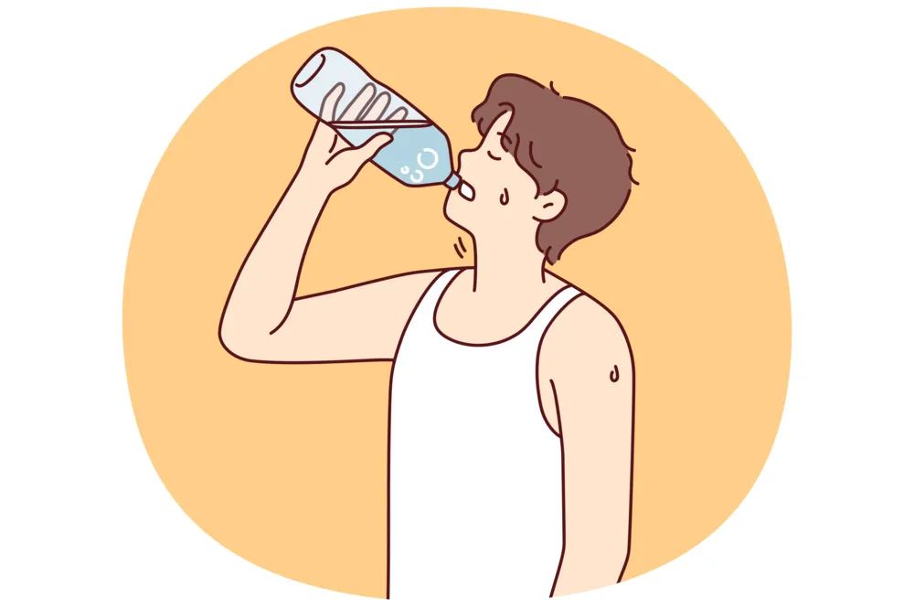 別等渴了再喝水，那就晚了！這些喝水誤區(qū)不懂危害很大……