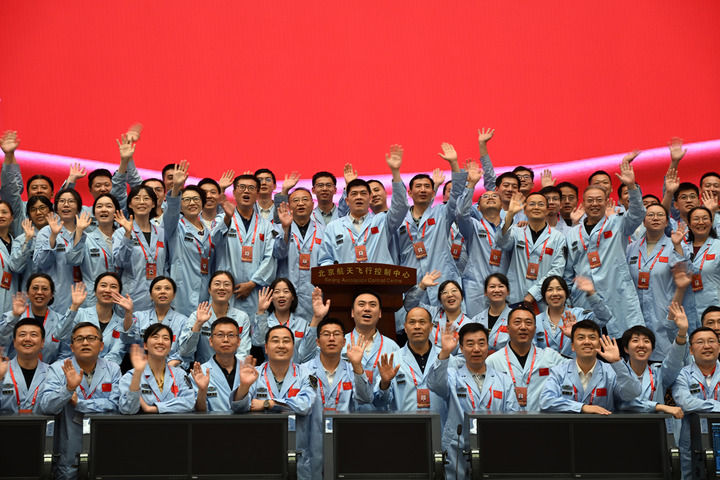 向著航天強國目標(biāo)勇毅前行——以習(xí)近平同志為核心的黨中央關(guān)心引領(lǐng)探月工程紀(jì)實