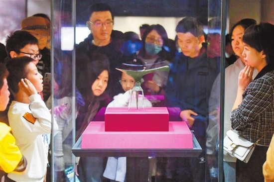 國(guó)慶假期河南省接待游客7991.6萬(wàn)人次，旅游收入565.9億元