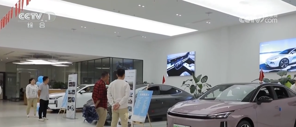 各地消費(fèi)市場“熱氣騰騰” 假日經(jīng)濟(jì)活力釋放、多點(diǎn)開花