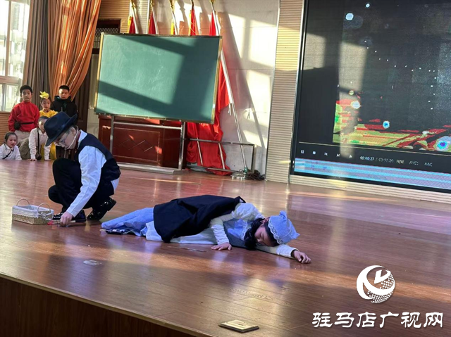 駐馬店實(shí)驗(yàn)小學(xué)：精彩“劇”現(xiàn) 書(shū)香滿(mǎn)園