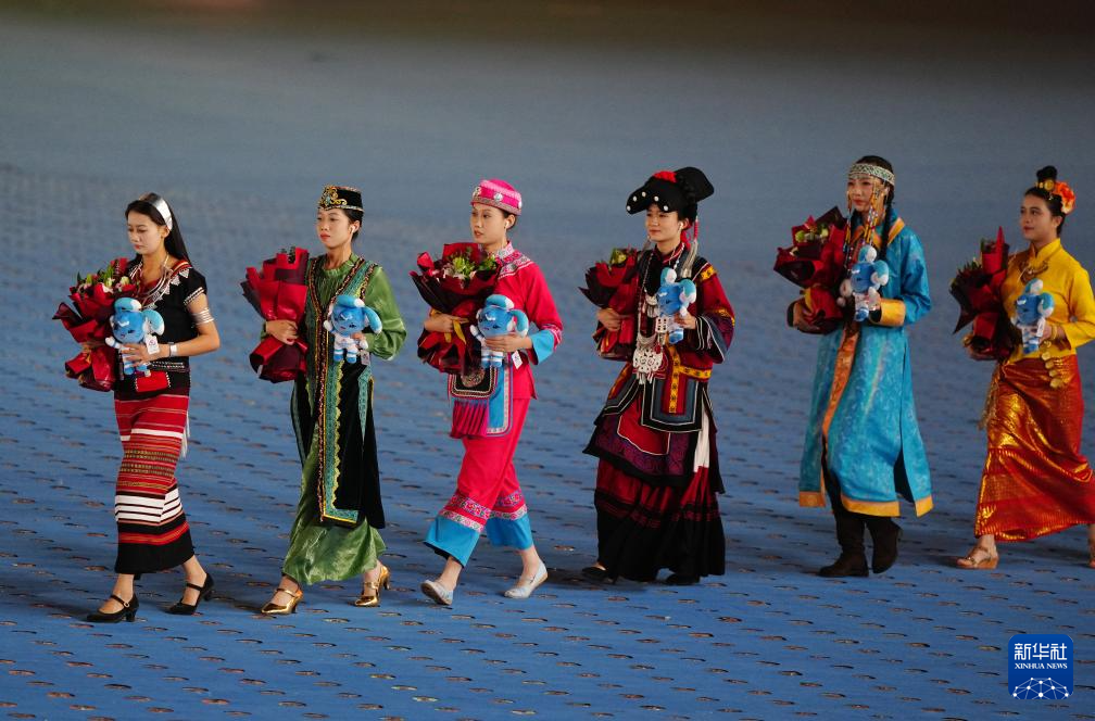 第十二屆全國少數(shù)民族傳統(tǒng)體育運(yùn)動(dòng)會(huì)閉幕式舉行
