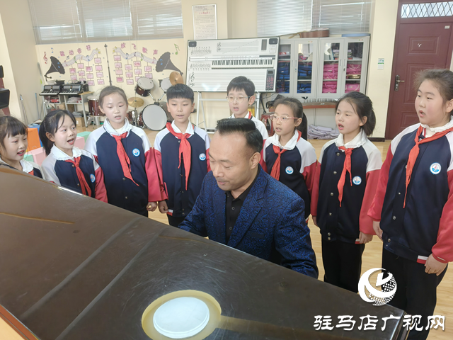 “育”見未來•名師風(fēng)采|李大強(qiáng):堅守育人初心 以歌為翼育夢飛翔