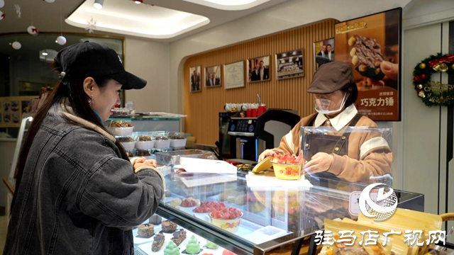 復(fù)古搪瓷盆草莓蛋糕成甜品界新寵