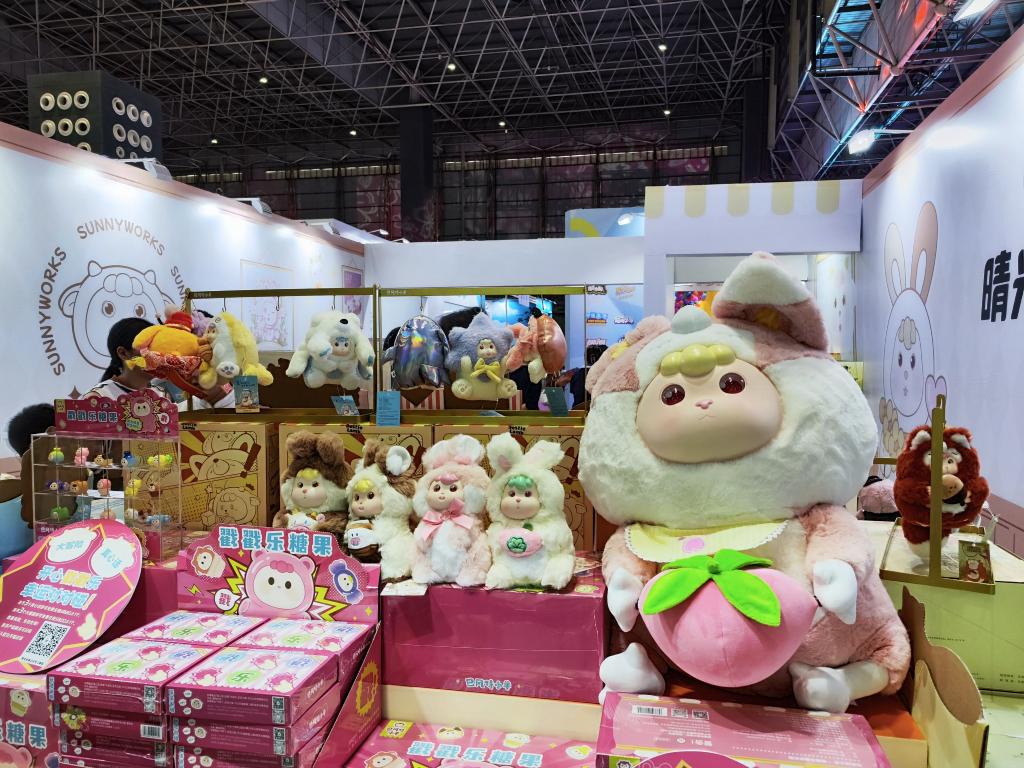 中國經(jīng)濟樣本觀察·“鎮(zhèn)”了不起｜買玩具？到這里！“玩”出來的百億元“情緒產(chǎn)業(yè)”