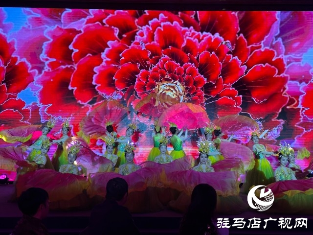 駐馬店市工商聯(lián)民營經(jīng)濟人士新春文藝演出圓滿落幕