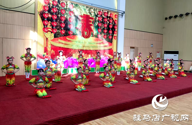 駐馬店市第三十三小學(xué)舉行社團(tuán)匯演