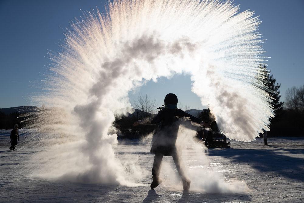 冰雪春天丨借雪生金，“冷資源”激活“熱產(chǎn)業(yè)”