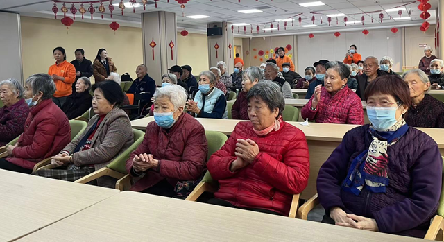 關(guān)愛老人 情暖寒冬