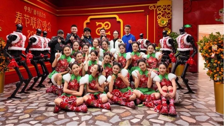 機(jī)器人春晚扭秧歌，為什么不穿褲子？科技團(tuán)隊(duì)揭秘