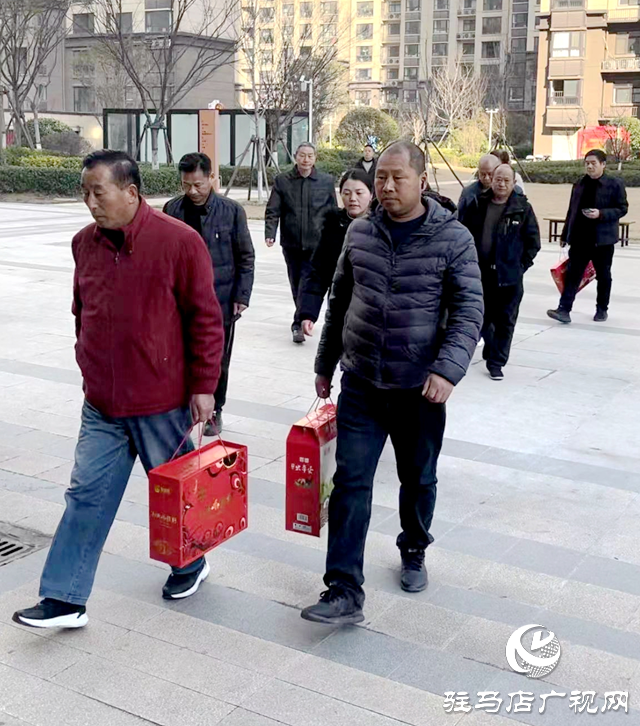 暖心！的姐意外受傷陷困境 駐馬店出租車愛心團隊捐款渡難關(guān)