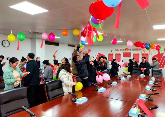 駐馬店市統(tǒng)計(jì)局開展“歡樂元宵 智趣燈謎”活動(dòng)