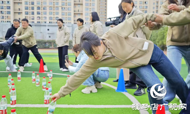 駐馬店市第三十三小學(xué)舉辦慶“三八節(jié)”趣味運(yùn)動(dòng)會
