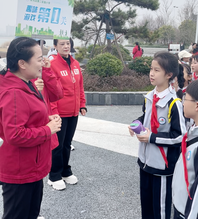 駐馬店第二實驗小學舉行研學旅行綜合實踐活動