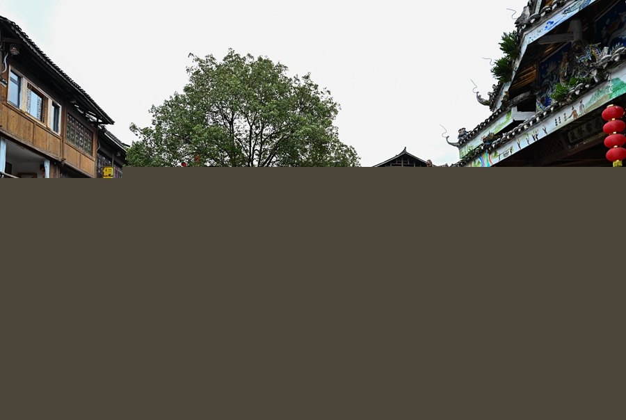 習(xí)近平在貴州考察時(shí)強(qiáng)調(diào) 堅(jiān)持以高質(zhì)量發(fā)展統(tǒng)攬全局 在中國式現(xiàn)代化進(jìn)程中展現(xiàn)貴州新風(fēng)采