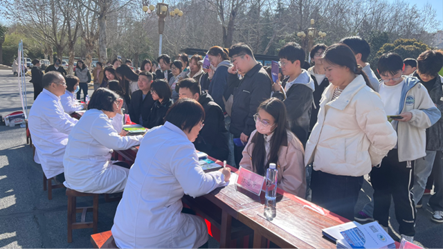 駐馬店市第二人民醫(yī)院與黃淮學院聯(lián)合開展世界睡眠日活動