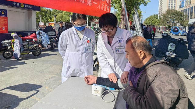 駐馬店市舉行“世界結(jié)核病日”主題宣傳活動 專家義診助力健康知識普及