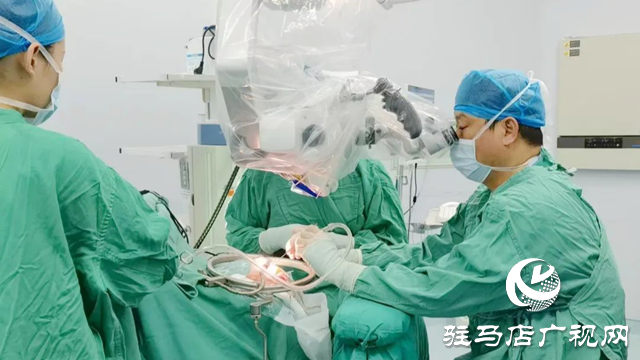 長(zhǎng)期熬夜刷手機(jī)引爆顱內(nèi)炸彈！男子突發(fā)腦動(dòng)脈瘤破裂險(xiǎn)喪命