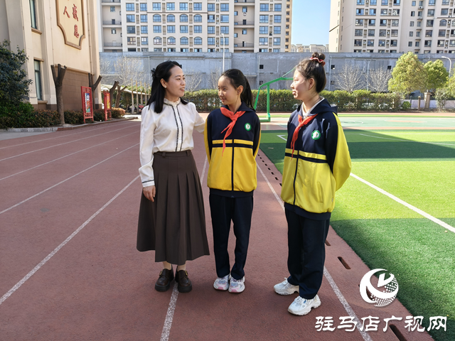 潘琦：師愛無言 潤(rùn)木無聲