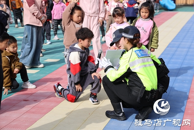 交警萌娃童行學(xué)安全！全國(guó)安全教育日護(hù)航幼兒成長(zhǎng)