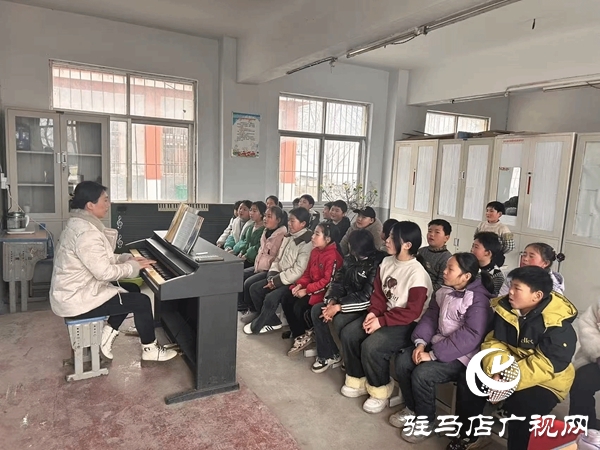 駐馬店職業(yè)技術(shù)學院教師教育學院開展美育浸潤下鄉(xiāng)支教活動